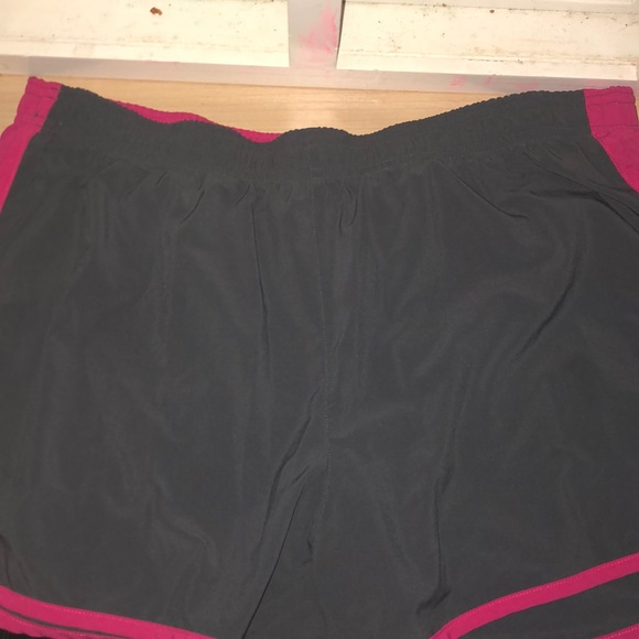 Work out shorts (2) - Picture 7 of 7